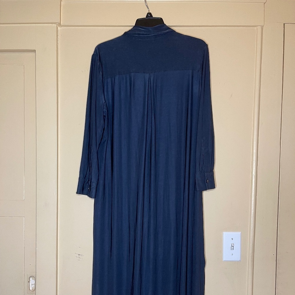 L'AGENCE Elegant Navy Long Sleeve Dress - Picture 2 of 8